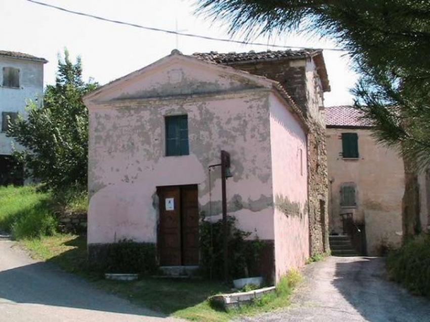 Дом городке Macerata Feltria под реставрацию